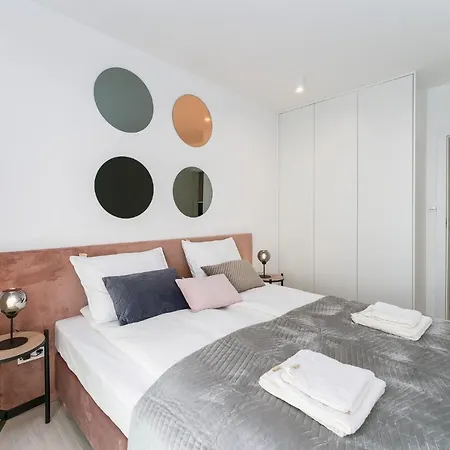 Westin House - 118 *